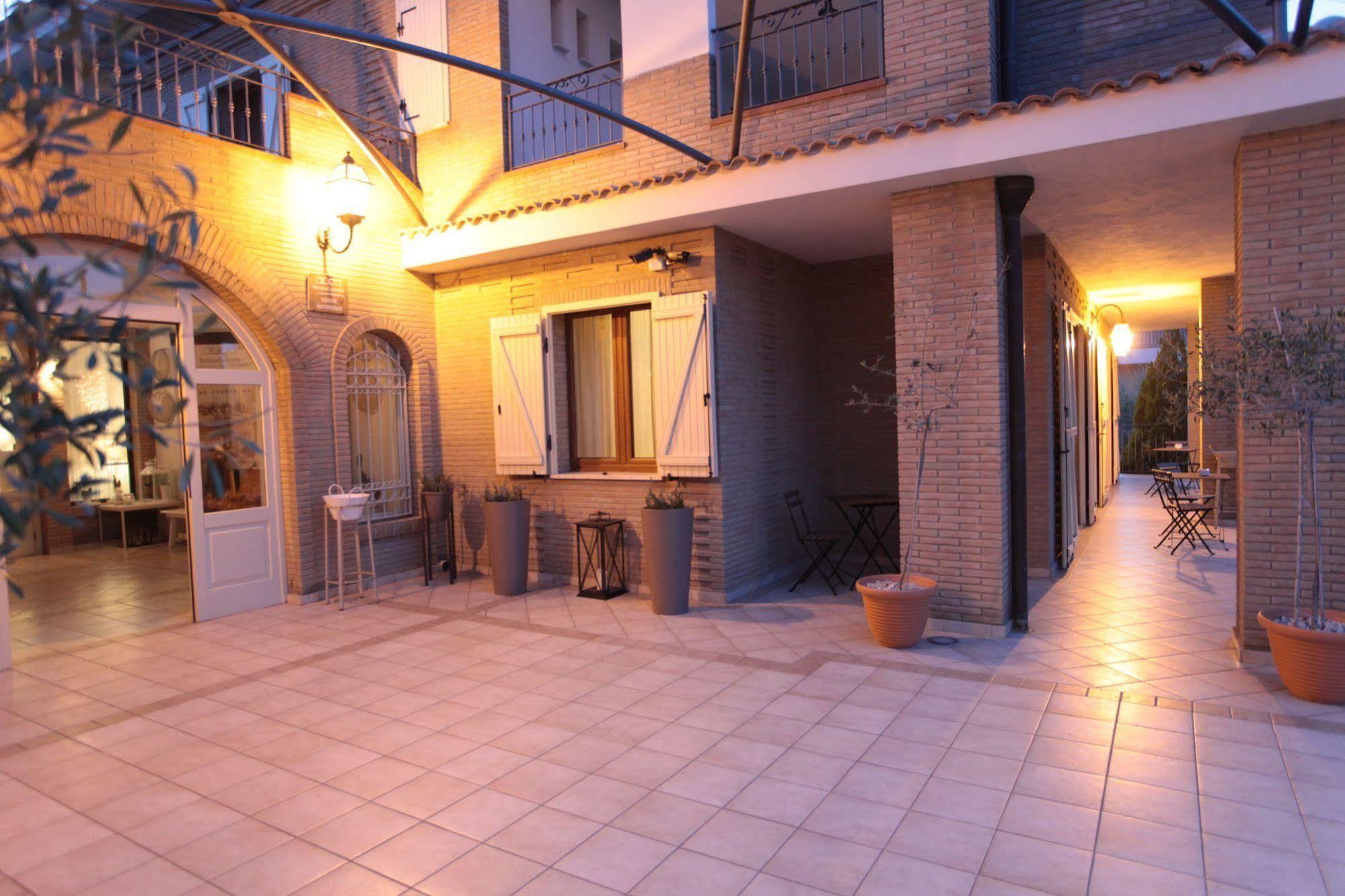 Relais In Contrada Gasthof Lucera